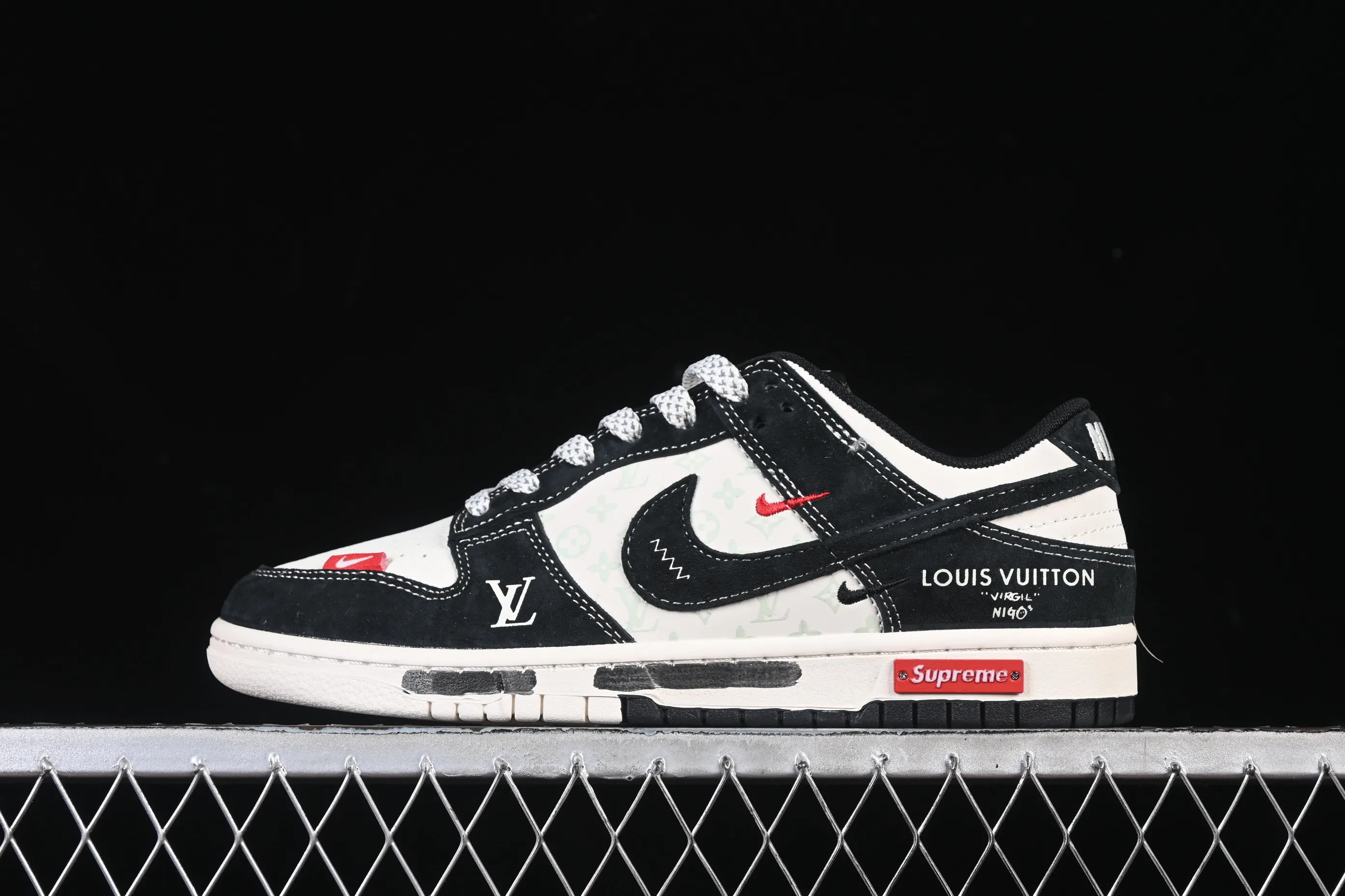 All Categories Nk SB Dunk Series Nk SB Dunk Low High-end Customized Low-top Shoes Nike SB Dunk Low LV Co-branded Graffiti Print Anniversary High-end Customized Low-top Casual Shoes CX5050-Y19